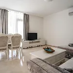 Apolonia 4*