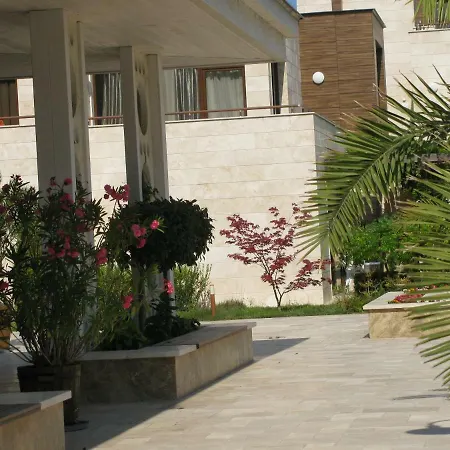 Apolonia Resort