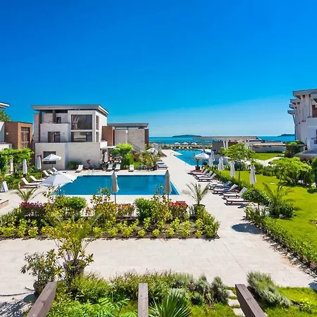 Apolonia Resort 4*