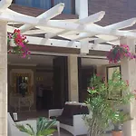 Apolonia 4*