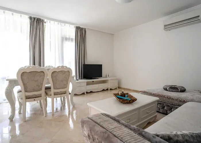 阿波罗尼亚度假公寓式酒店 4*